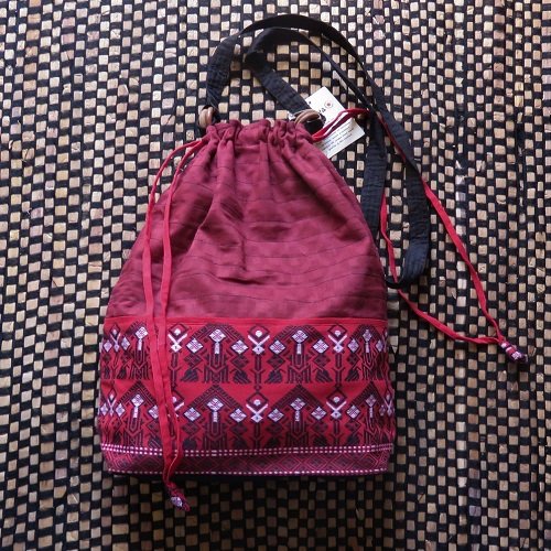 Image result for how to wear a burgundy bag | Burgundy bag, Purse outfit,  Burgundy outfit